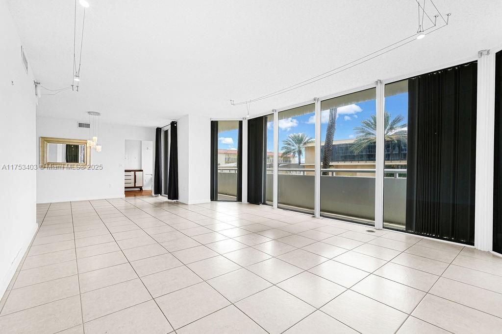 For Sale: $795,000 (2 beds, 2 baths, 1710 Square Feet)