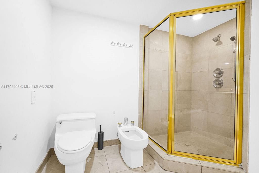 For Sale: $795,000 (2 beds, 2 baths, 1710 Square Feet)