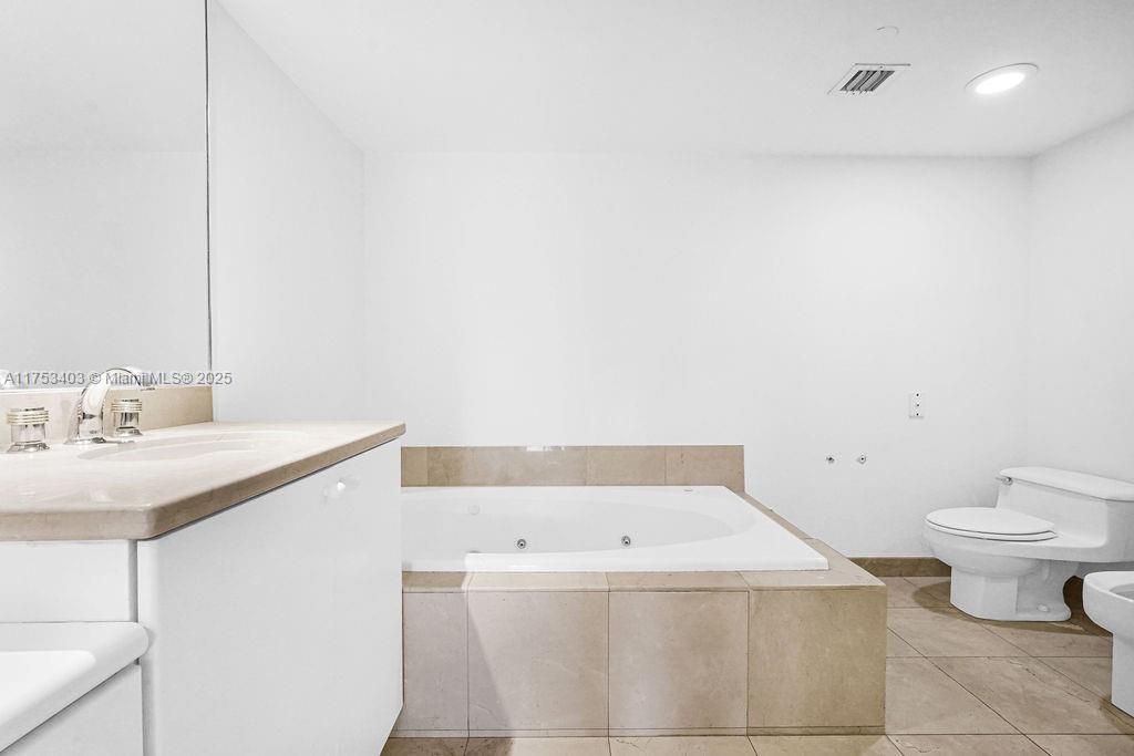 For Sale: $795,000 (2 beds, 2 baths, 1710 Square Feet)