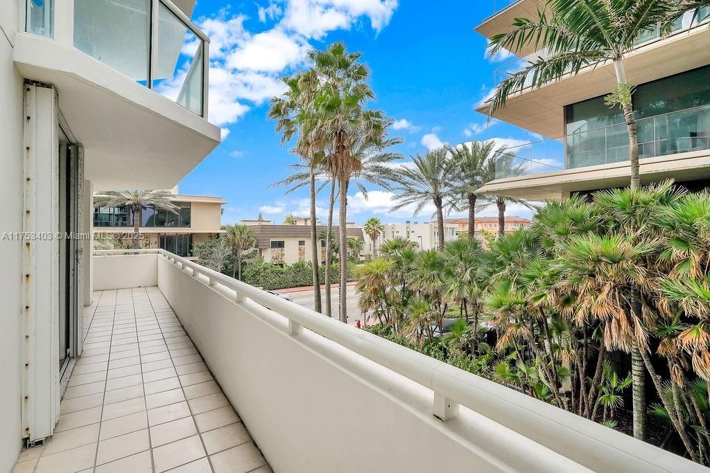 For Sale: $795,000 (2 beds, 2 baths, 1710 Square Feet)