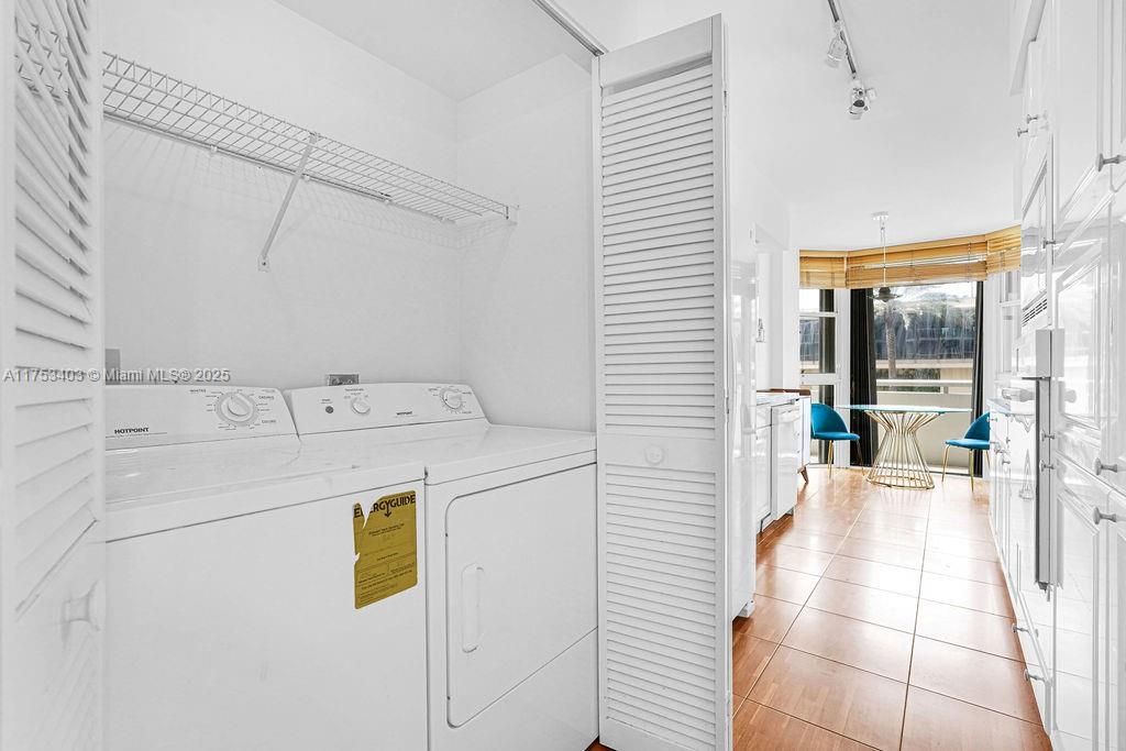 For Sale: $795,000 (2 beds, 2 baths, 1710 Square Feet)