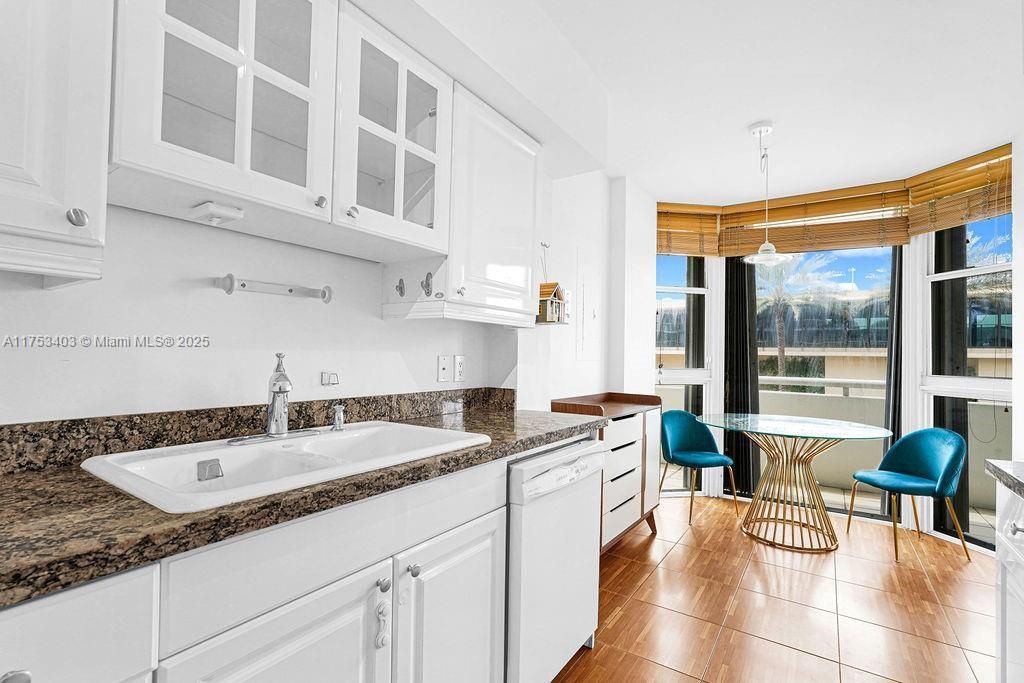 For Sale: $795,000 (2 beds, 2 baths, 1710 Square Feet)