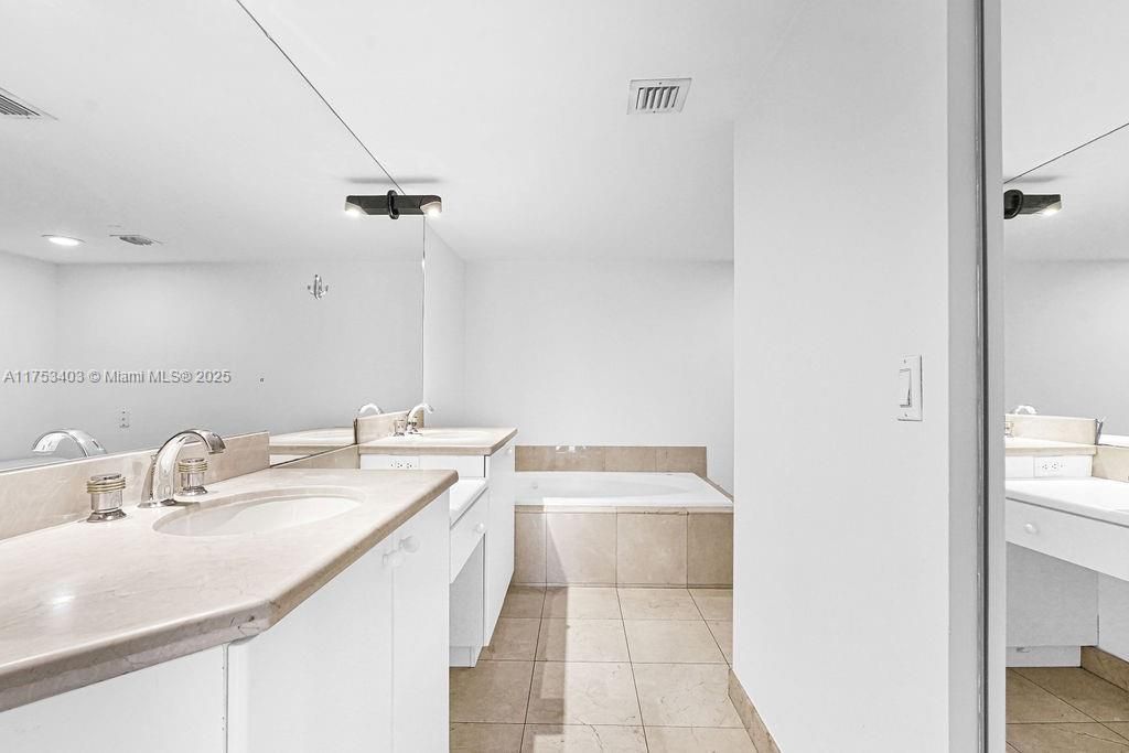 For Sale: $795,000 (2 beds, 2 baths, 1710 Square Feet)