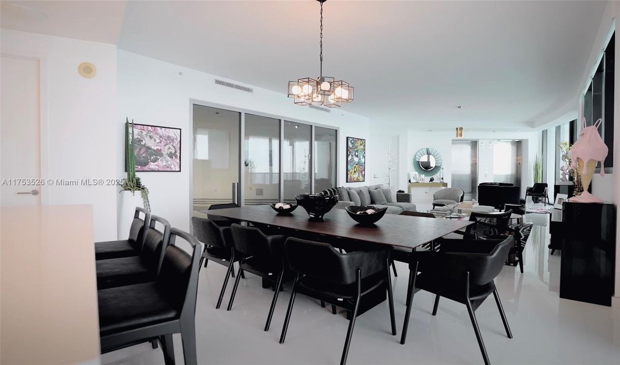 En Venta: $4,200,000 (3 camas, 4 baños, 3171 Pies cuadrados)