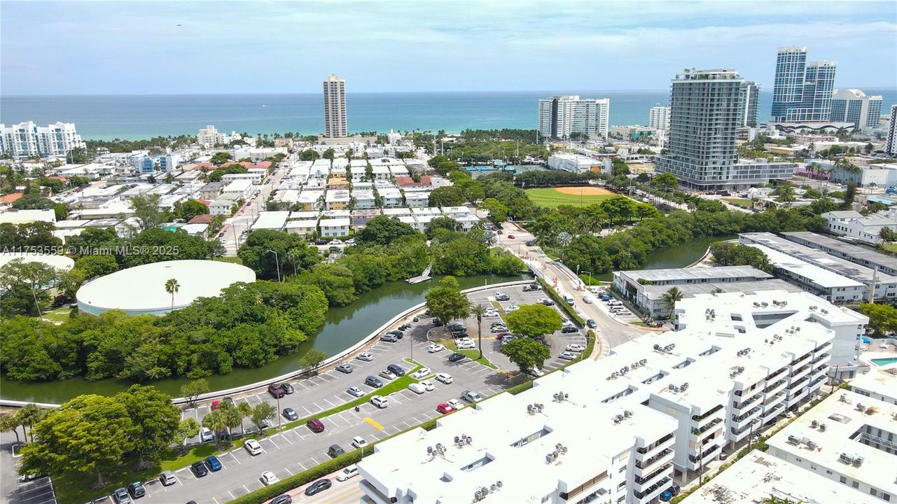 For Sale: $345,000 (2 beds, 2 baths, 1069 Square Feet)