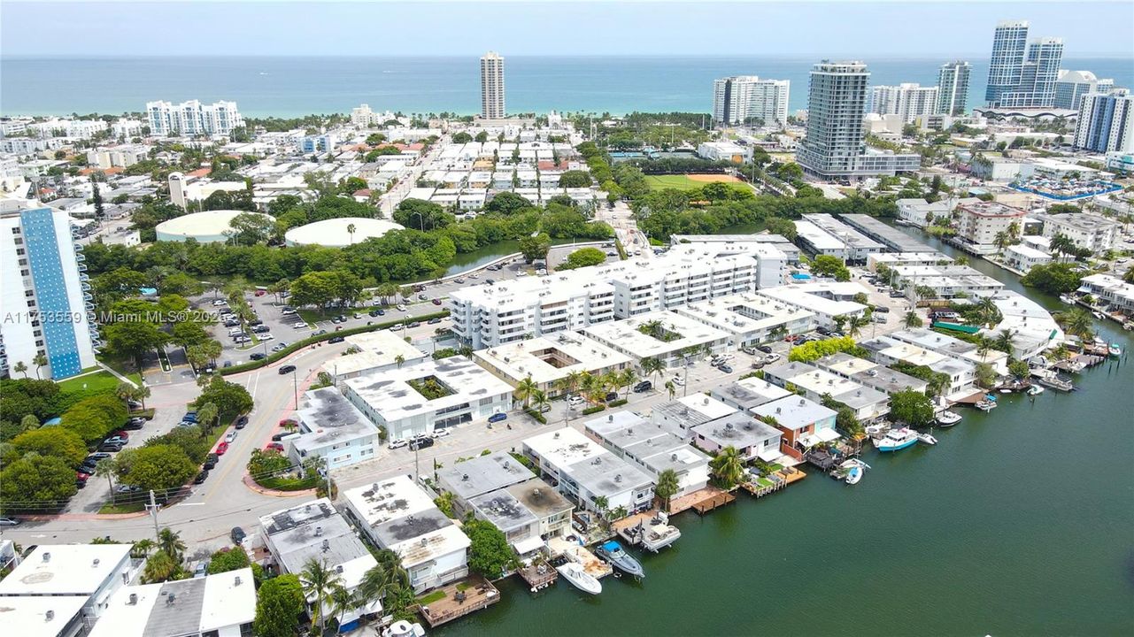 For Sale: $345,000 (2 beds, 2 baths, 1069 Square Feet)