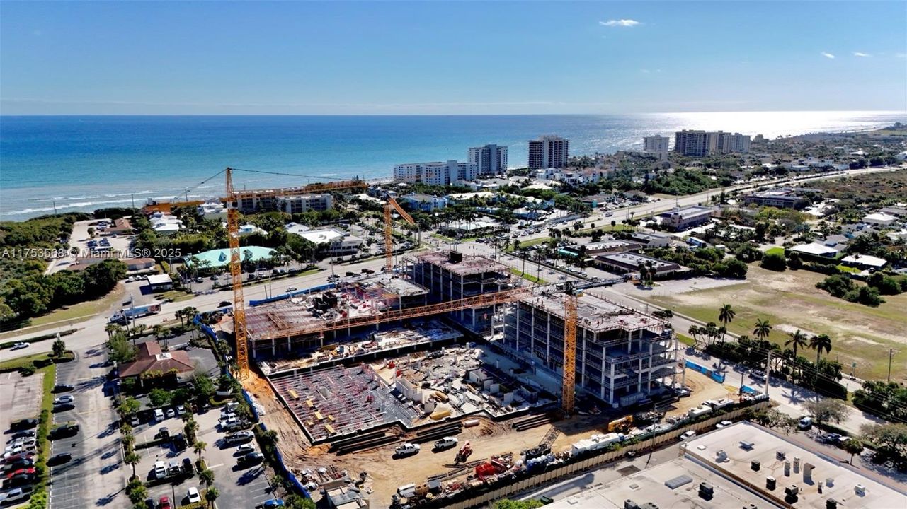 Active With Contract: $1,975,000 (2 beds, 2 baths, 2205 Square Feet)