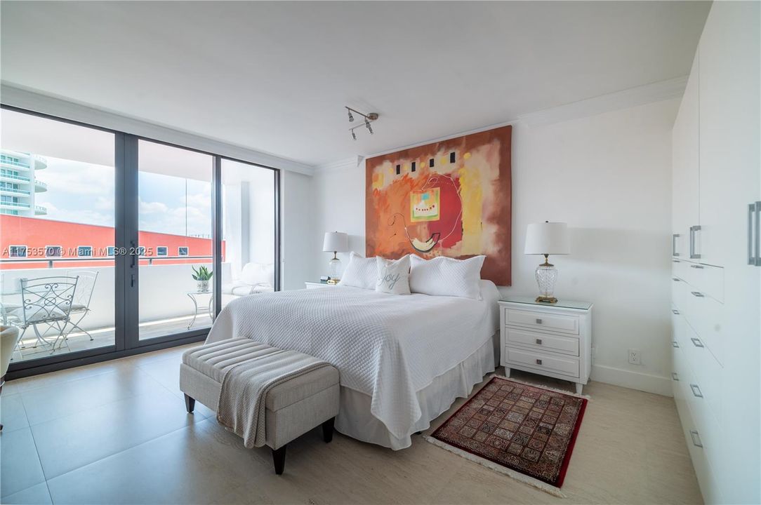 Vendido Recientemente: $1,199,000 (2 camas, 2 baños, 1895 Pies cuadrados)