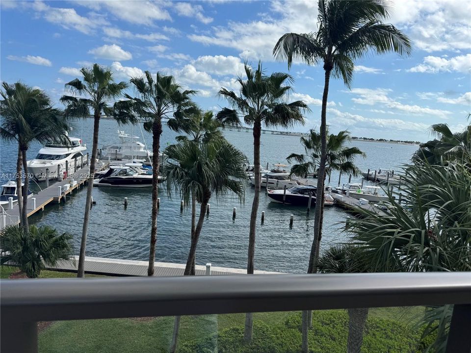 Vendido Recientemente: $1,199,000 (2 camas, 2 baños, 1895 Pies cuadrados)