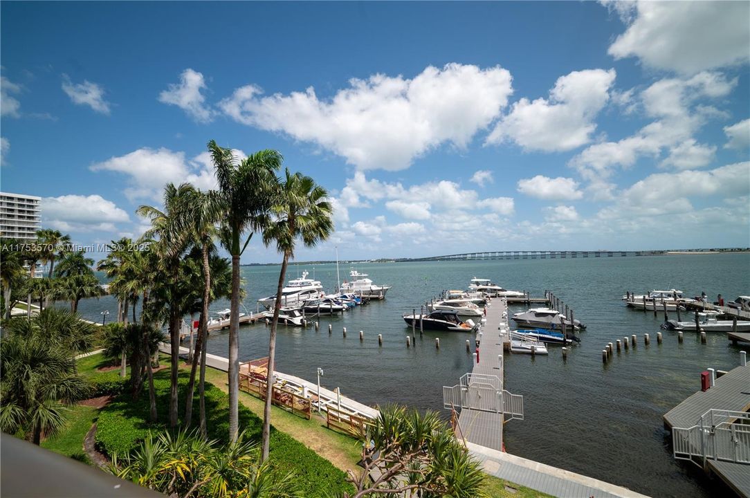 Vendido Recientemente: $1,199,000 (2 camas, 2 baños, 1895 Pies cuadrados)