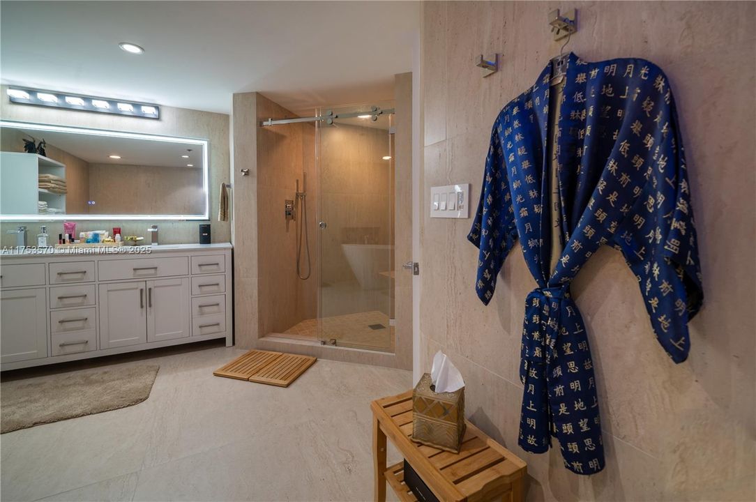 Vendido Recientemente: $1,199,000 (2 camas, 2 baños, 1895 Pies cuadrados)