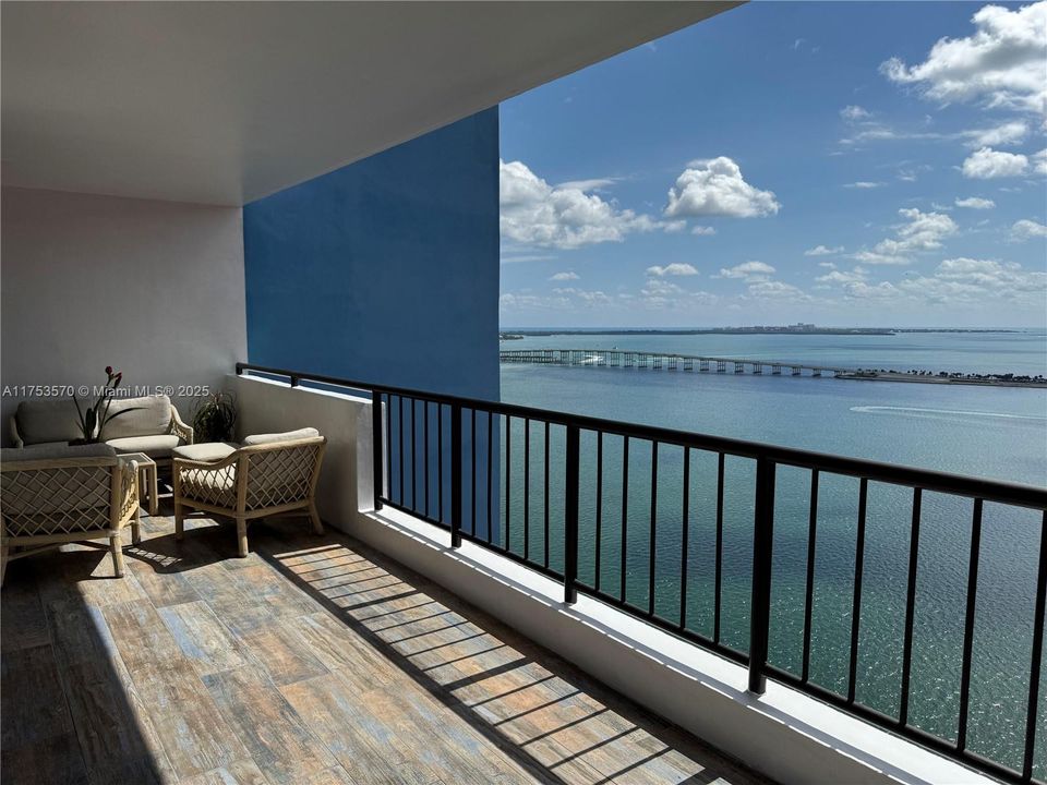 Vendido Recientemente: $1,199,000 (2 camas, 2 baños, 1895 Pies cuadrados)