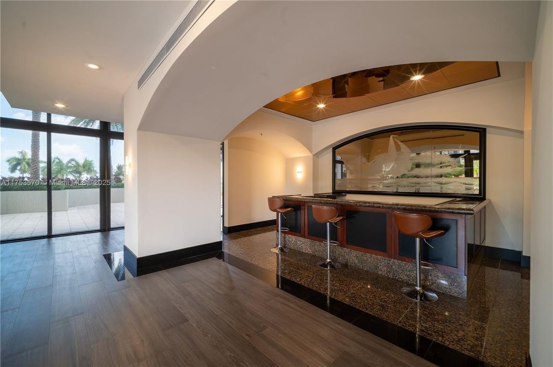 Vendido Recientemente: $1,199,000 (2 camas, 2 baños, 1895 Pies cuadrados)