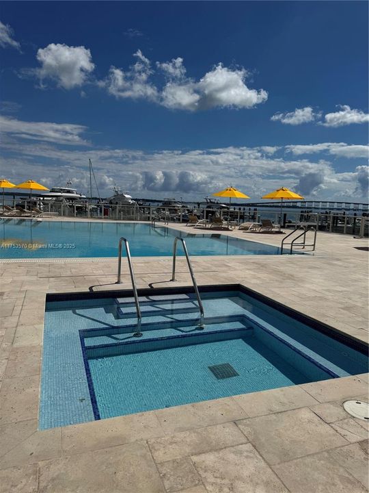 Vendido Recientemente: $1,199,000 (2 camas, 2 baños, 1895 Pies cuadrados)