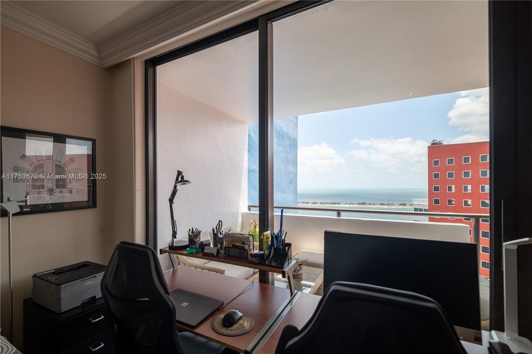 Vendido Recientemente: $1,199,000 (2 camas, 2 baños, 1895 Pies cuadrados)