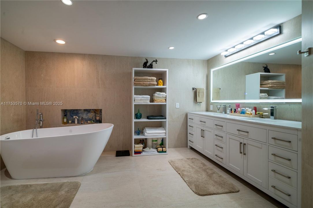 Vendido Recientemente: $1,199,000 (2 camas, 2 baños, 1895 Pies cuadrados)