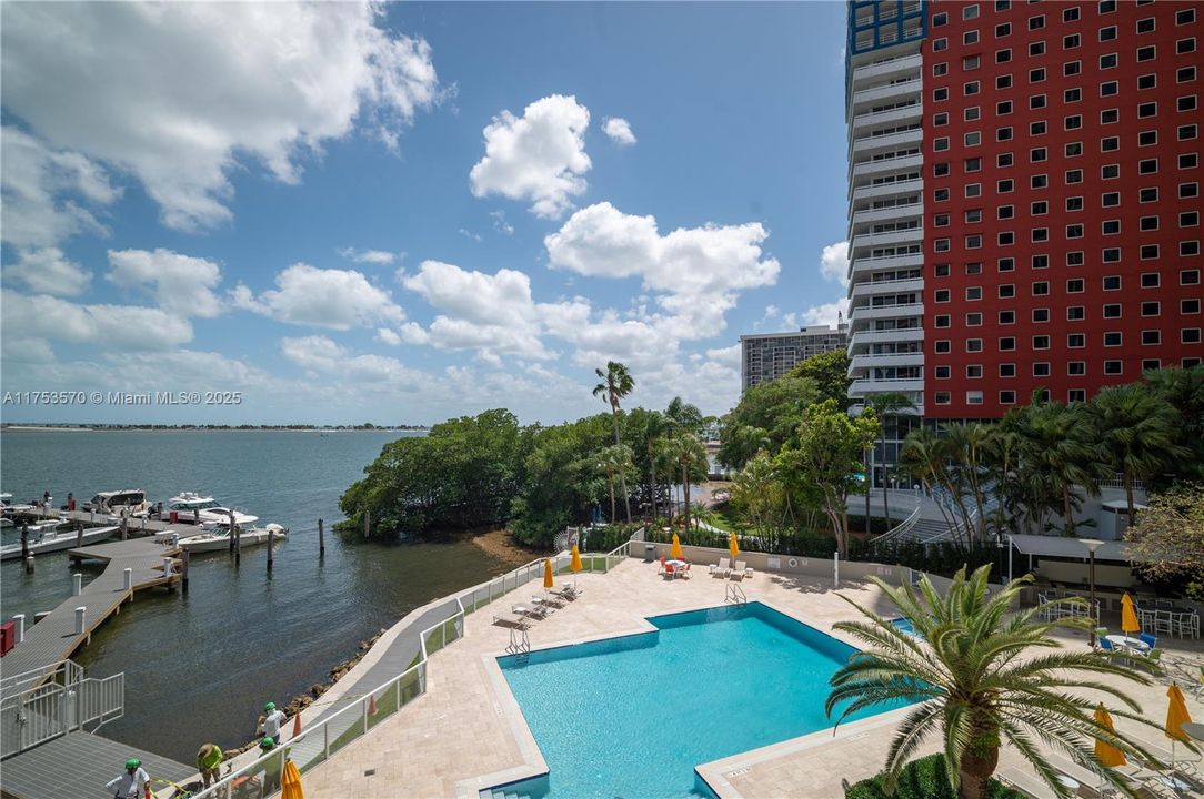 Vendido Recientemente: $1,199,000 (2 camas, 2 baños, 1895 Pies cuadrados)