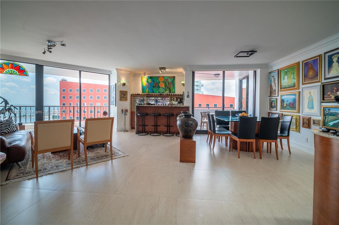 Vendido Recientemente: $1,199,000 (2 camas, 2 baños, 1895 Pies cuadrados)