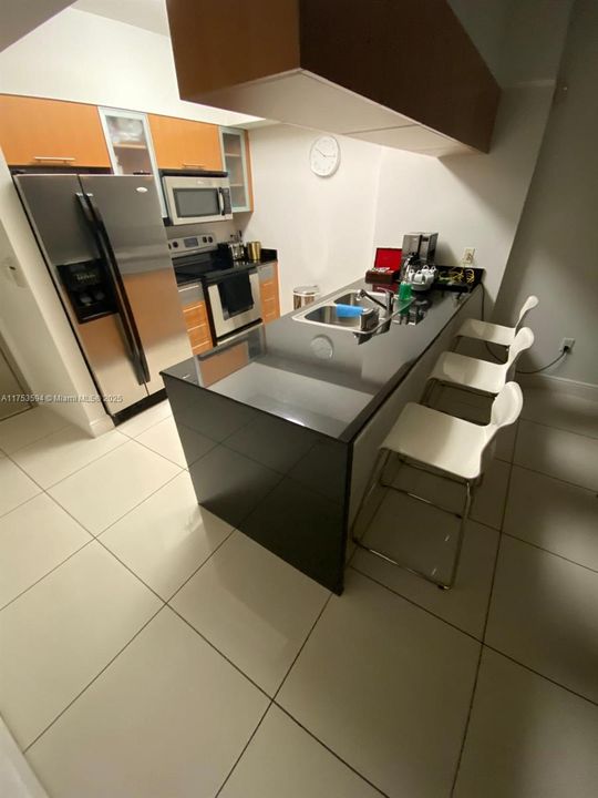 En Venta: $352,000 (1 camas, 1 baños, 825 Pies cuadrados)