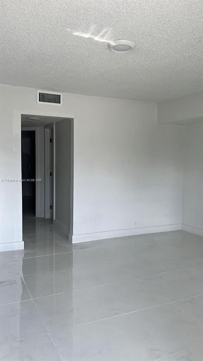 For Rent: $2,200 (2 beds, 2 baths, 750 Square Feet)