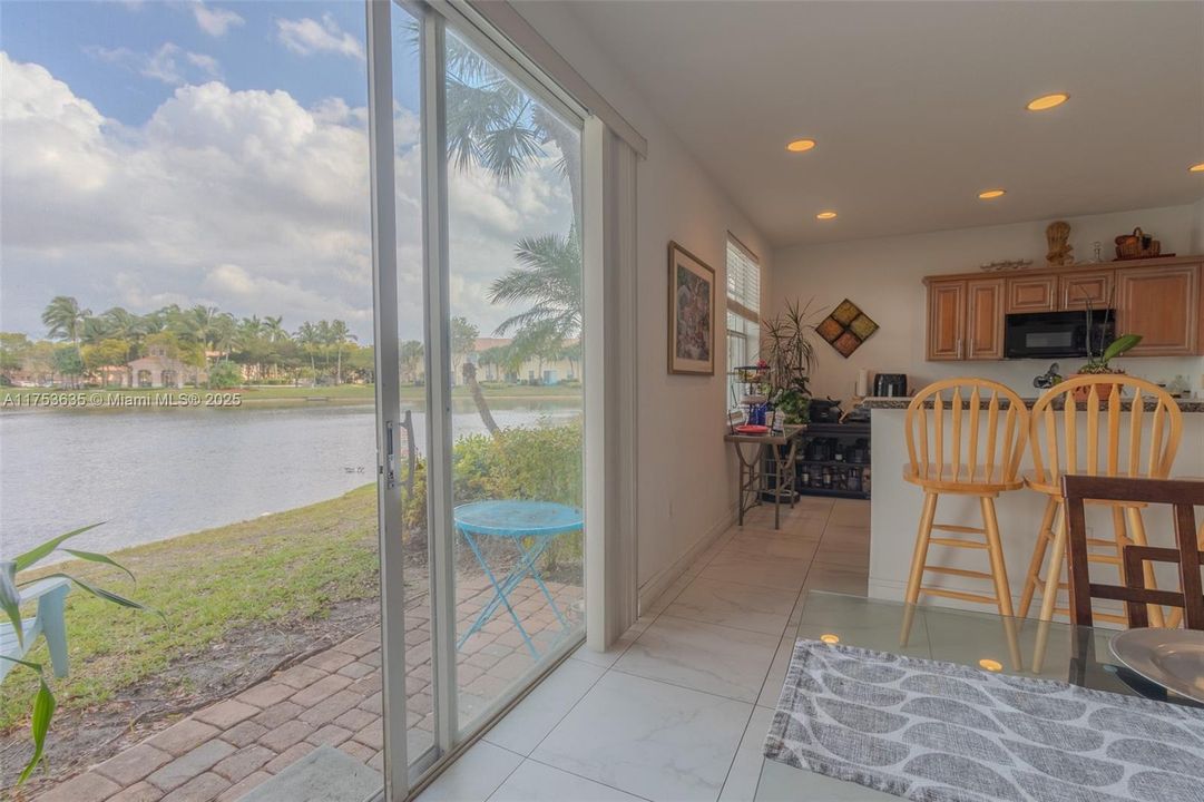 На продажу: $520,000 (4 спален, 3 ванн, 1815 Квадратных фут)