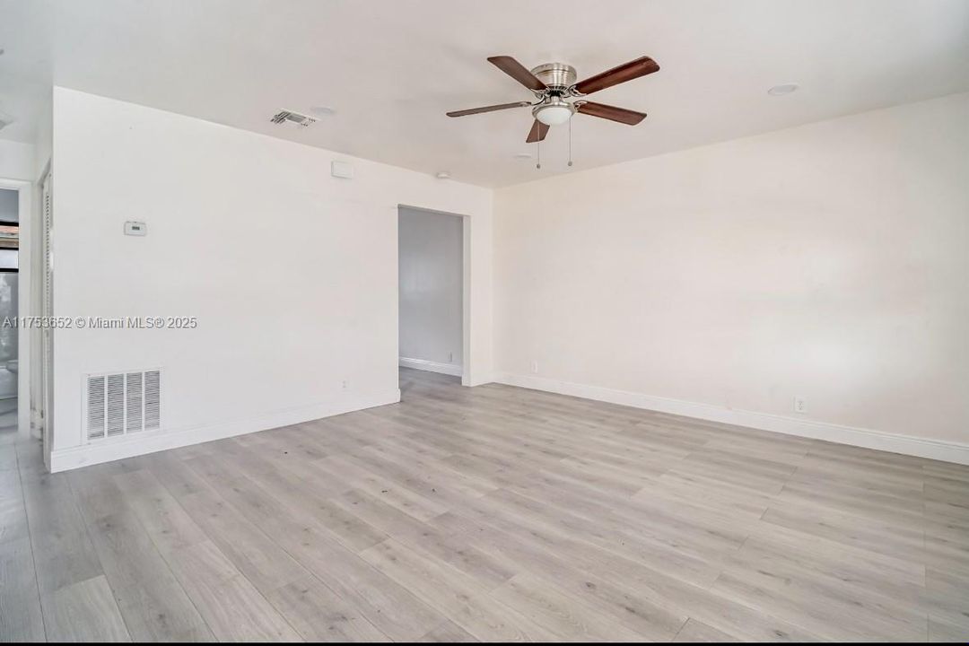 Recientemente alquilado: $2,250 (2 camas, 2 baños, 2342 Pies cuadrados)