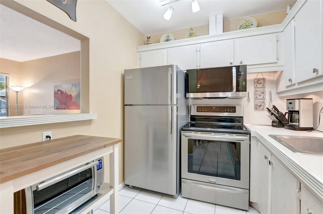 Недавно продано: $88,500 (1 спален, 1 ванн, 585 Квадратных фут)