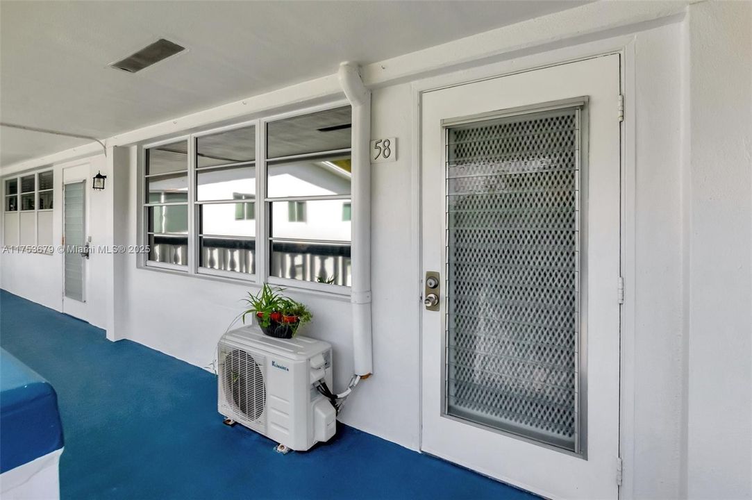 Недавно продано: $88,500 (1 спален, 1 ванн, 585 Квадратных фут)