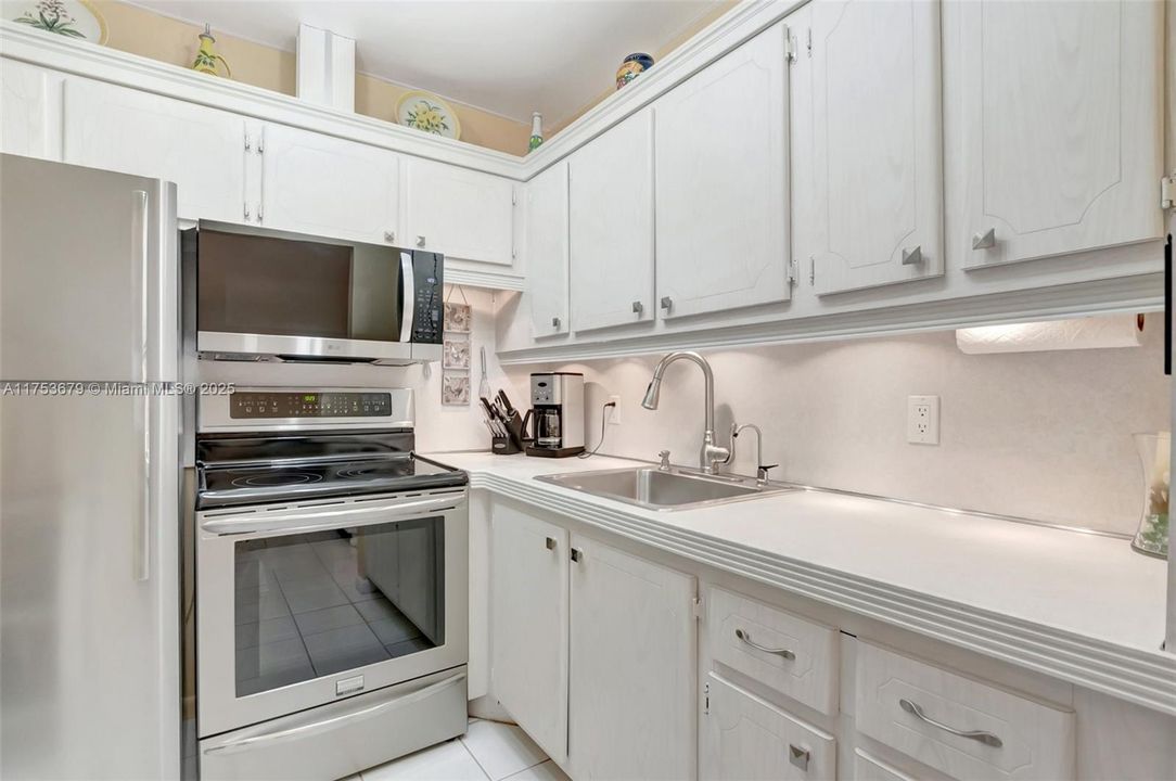 Недавно продано: $88,500 (1 спален, 1 ванн, 585 Квадратных фут)