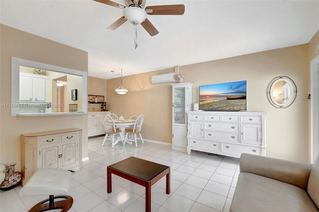 Недавно продано: $88,500 (1 спален, 1 ванн, 585 Квадратных фут)