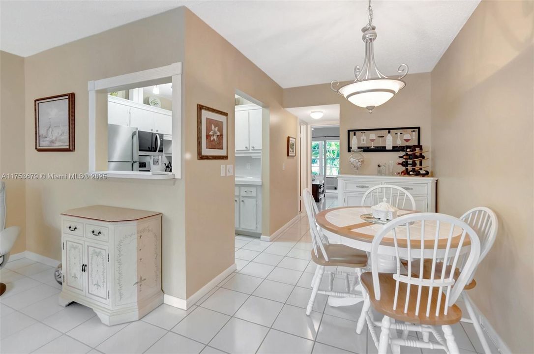 Недавно продано: $88,500 (1 спален, 1 ванн, 585 Квадратных фут)