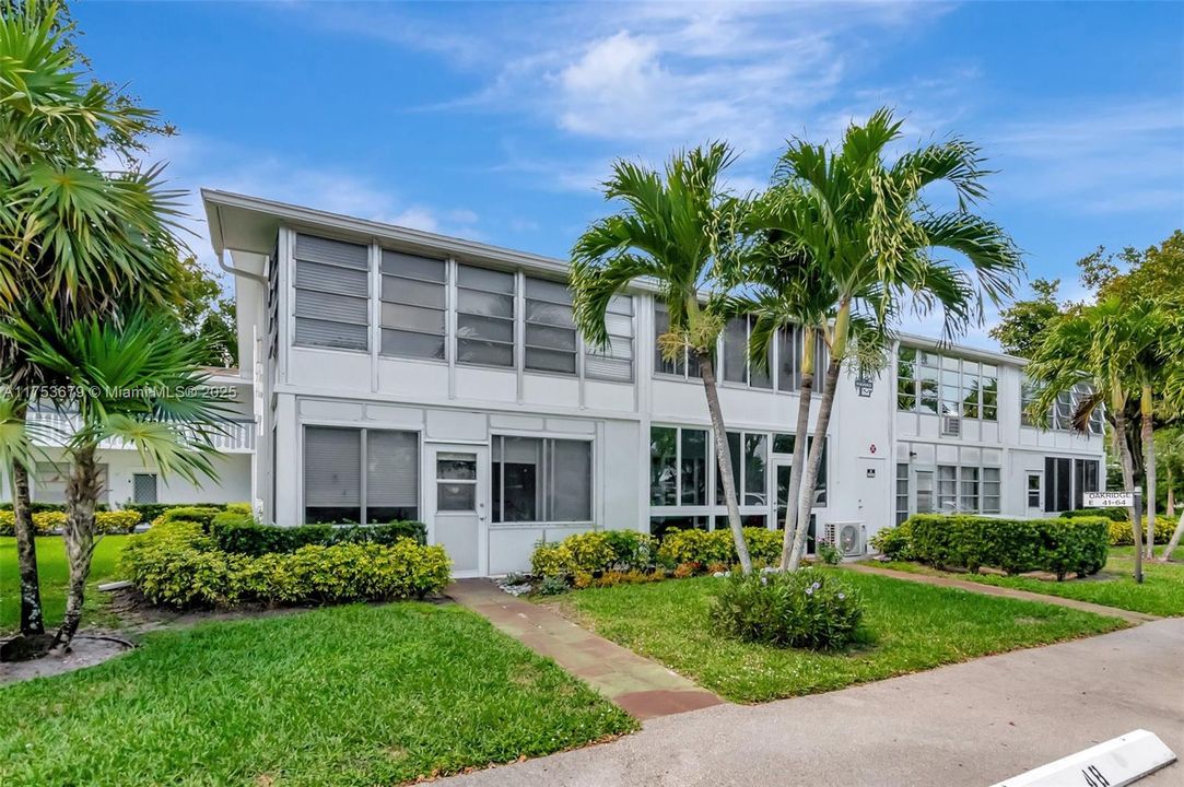 Недавно продано: $88,500 (1 спален, 1 ванн, 585 Квадратных фут)