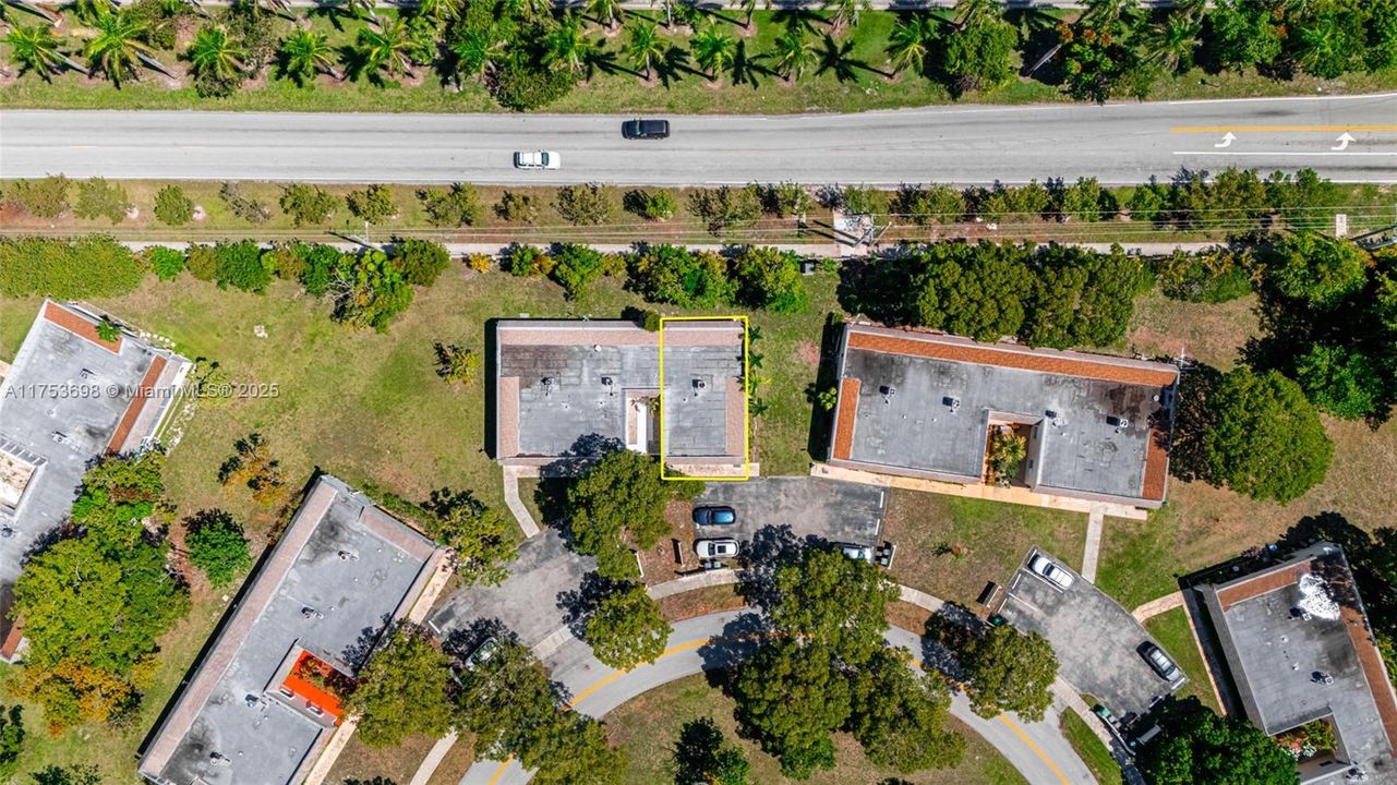 Под контрактом: $294,999 (2 спален, 2 ванн, 1240 Квадратных фут)