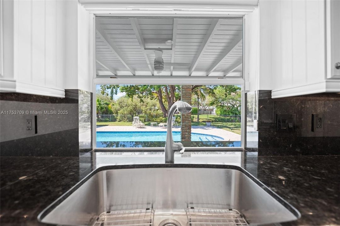 待售: $2,195,000 (5 贝兹, 3 浴室, 3203 平方英尺)