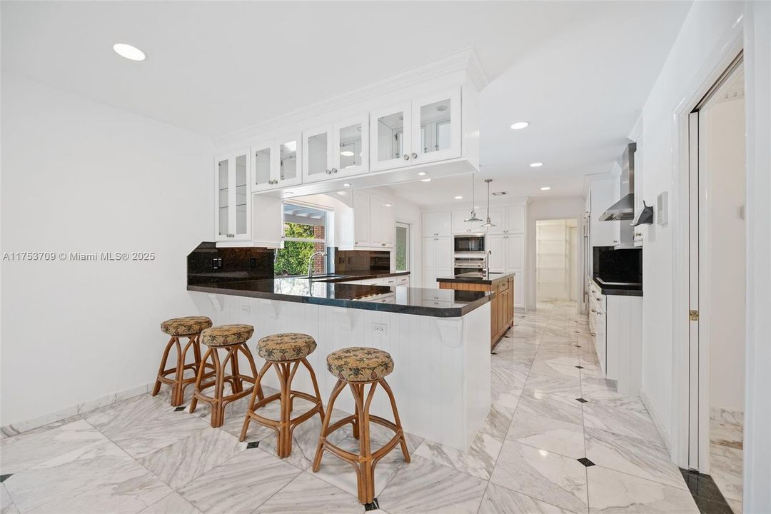 待售: $2,195,000 (5 贝兹, 3 浴室, 3203 平方英尺)