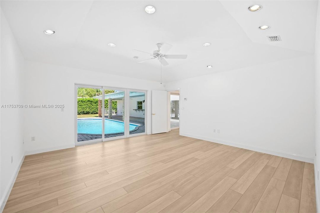 待售: $2,195,000 (5 贝兹, 3 浴室, 3203 平方英尺)