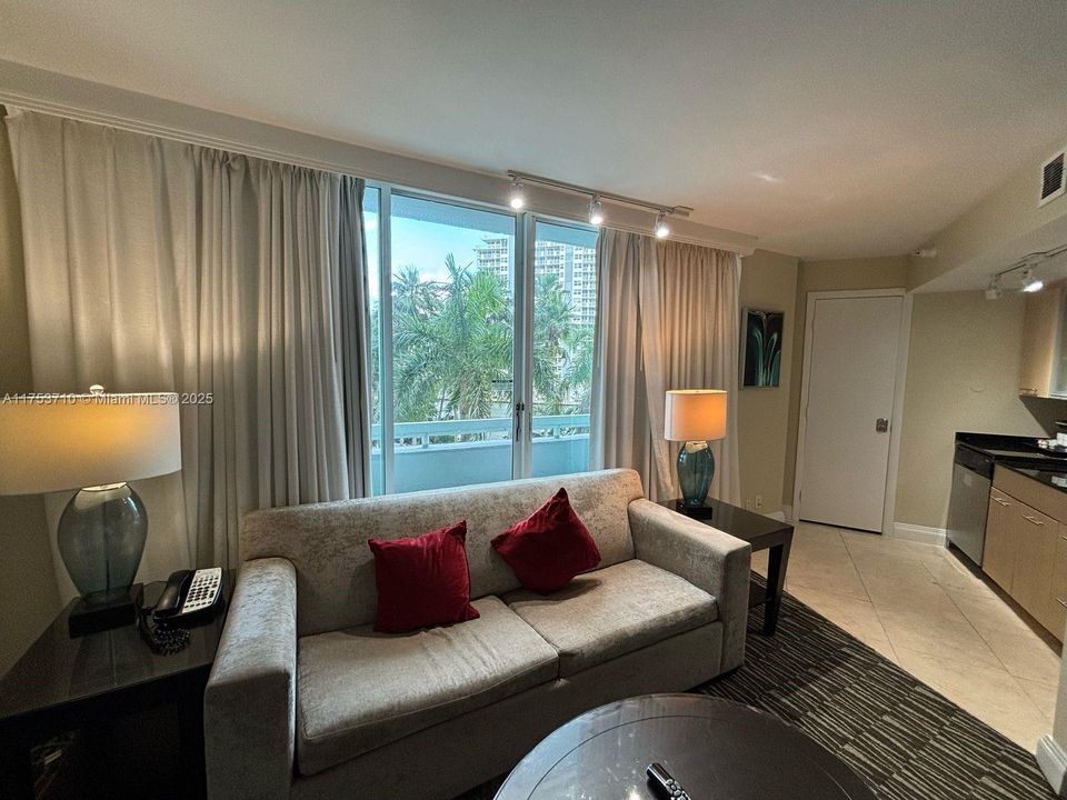 На продажу: $100,000 (1 спален, 1 ванн, 470 Квадратных фут)