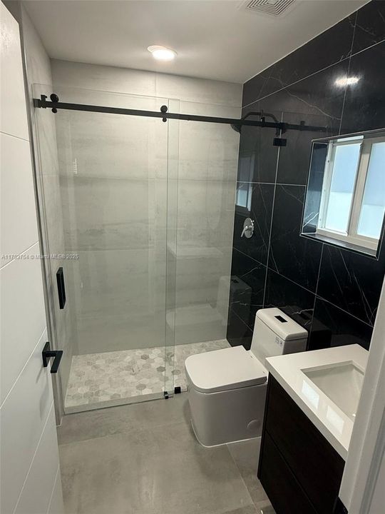 Recientemente alquilado: $4,600 (5 camas, 2 baños, 1931 Pies cuadrados)