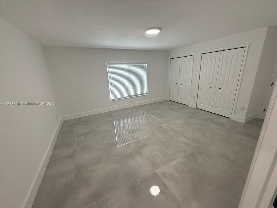 Recientemente alquilado: $4,600 (5 camas, 2 baños, 1931 Pies cuadrados)