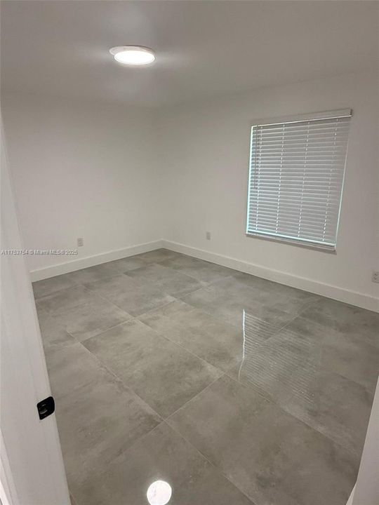 Recientemente alquilado: $4,600 (5 camas, 2 baños, 1931 Pies cuadrados)