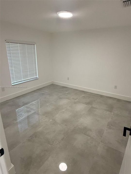 Recientemente alquilado: $4,600 (5 camas, 2 baños, 1931 Pies cuadrados)