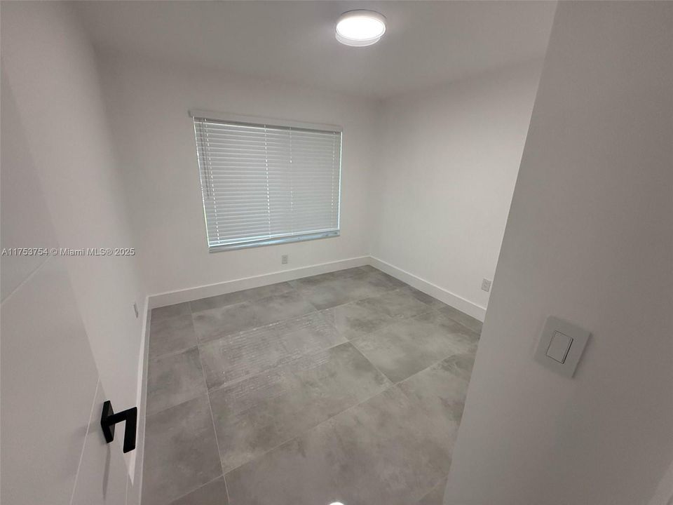 Recientemente alquilado: $4,600 (5 camas, 2 baños, 1931 Pies cuadrados)