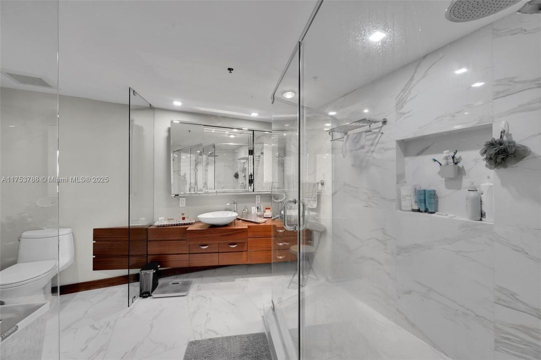 En Venta: $1,590,000 (2 camas, 2 baños, 1967 Pies cuadrados)