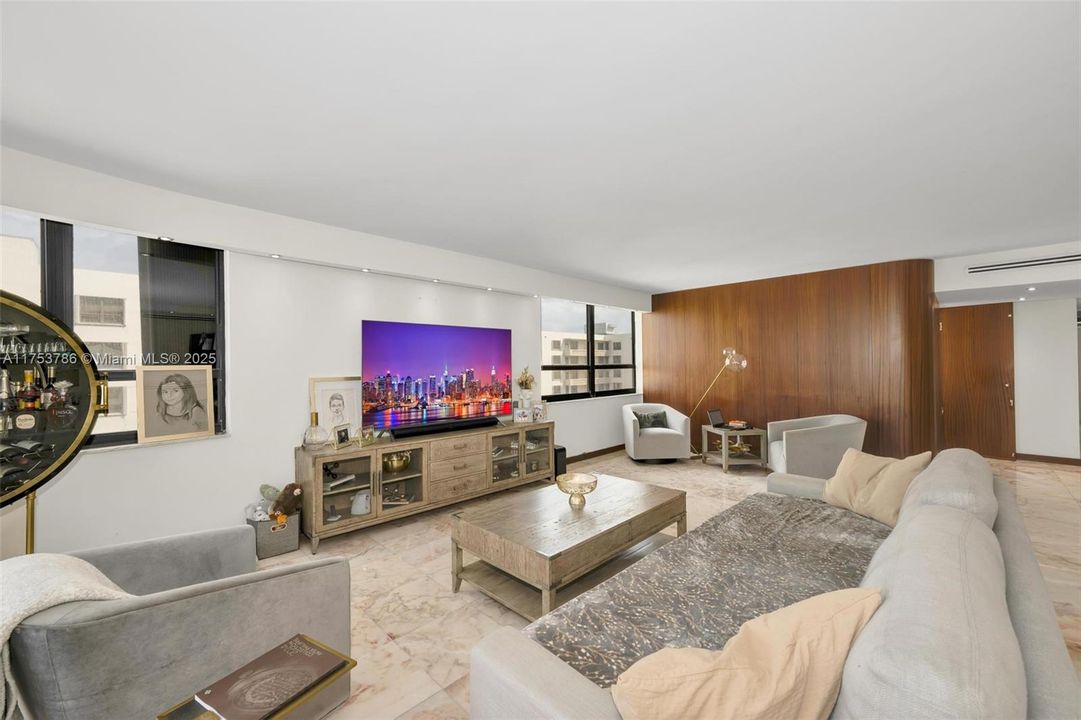 En Venta: $1,590,000 (2 camas, 2 baños, 1967 Pies cuadrados)