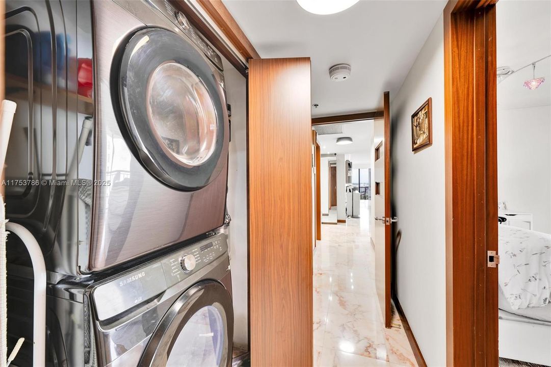 En Venta: $1,590,000 (2 camas, 2 baños, 1967 Pies cuadrados)