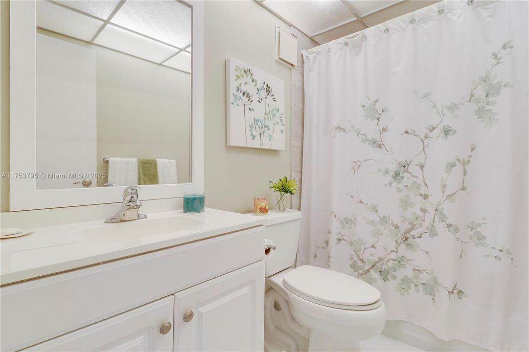 Recently Sold: $219,000 (2 beds, 2 baths, 1186 Square Feet)