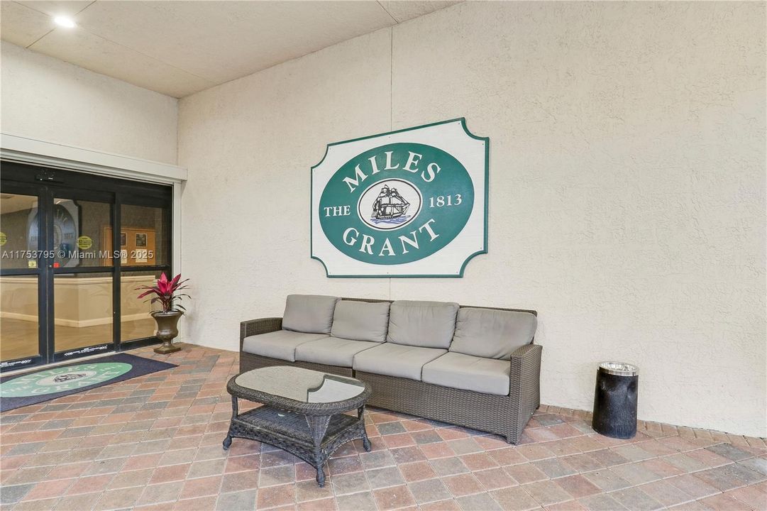 Recently Sold: $219,000 (2 beds, 2 baths, 1186 Square Feet)