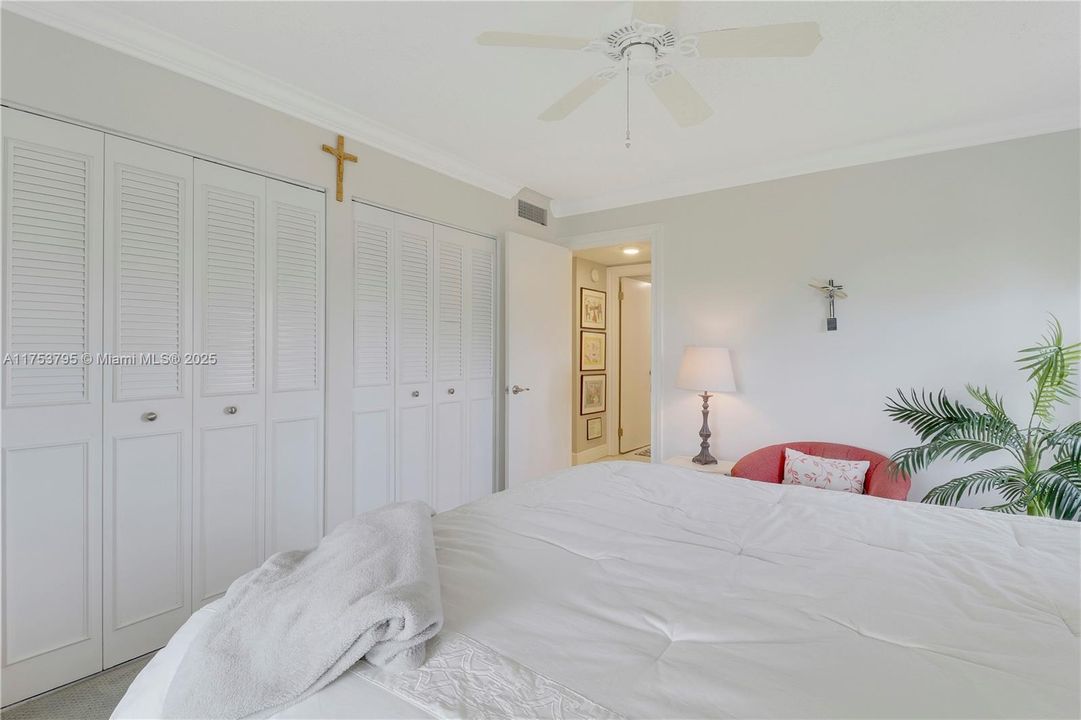 Recently Sold: $219,000 (2 beds, 2 baths, 1186 Square Feet)