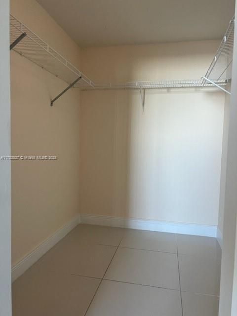 En Venta: $349,000 (2 camas, 2 baños, 948 Pies cuadrados)