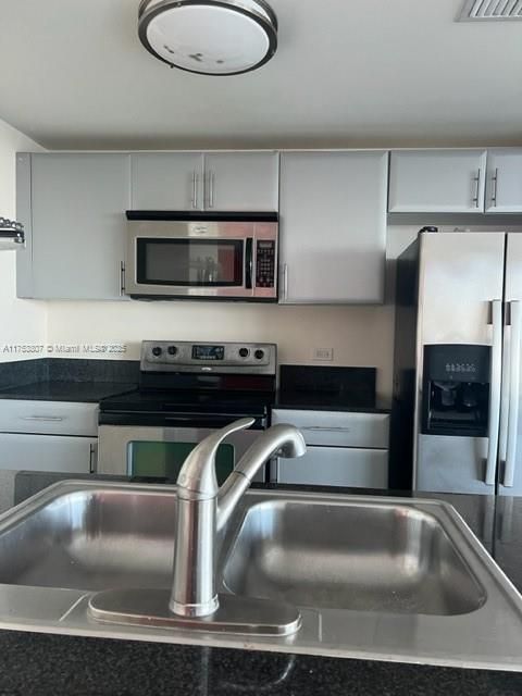 En Venta: $349,000 (2 camas, 2 baños, 948 Pies cuadrados)